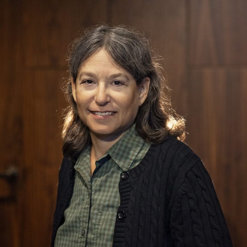 Linda Gross headshot.